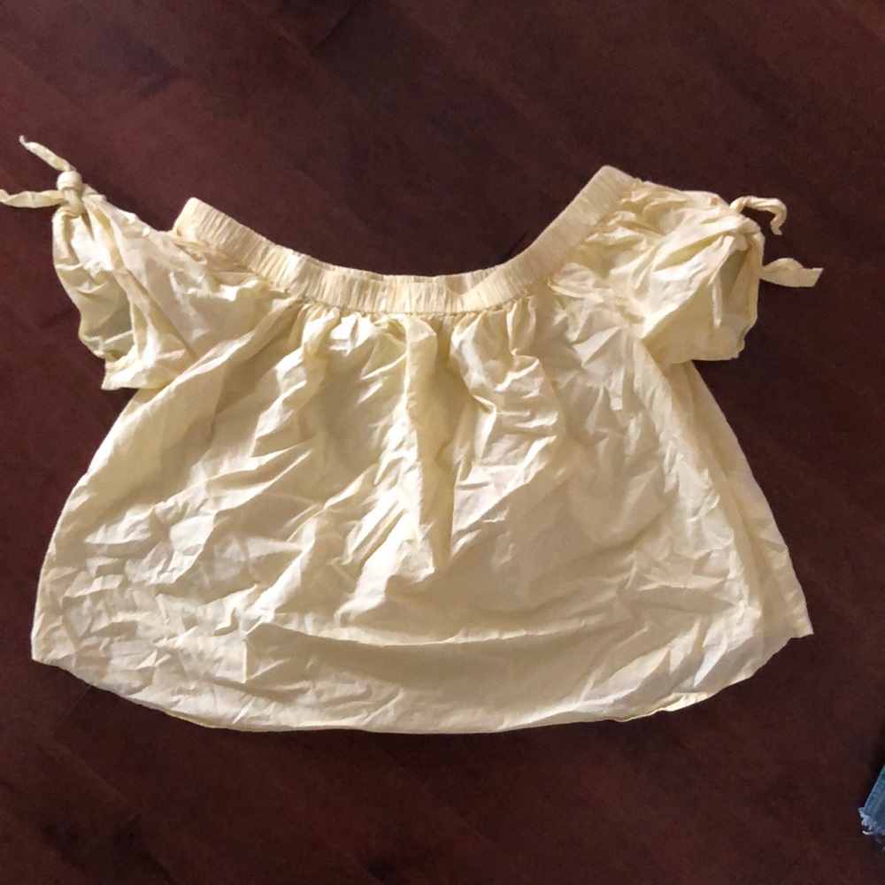 Off shoulder loose pastel yellow summer top